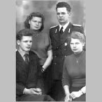 111-1372 Die Geschwister Liedke in Kyritz. V.l.n.r. Ulrich, Sieglinde, Rudolf und Waltraud.jpg